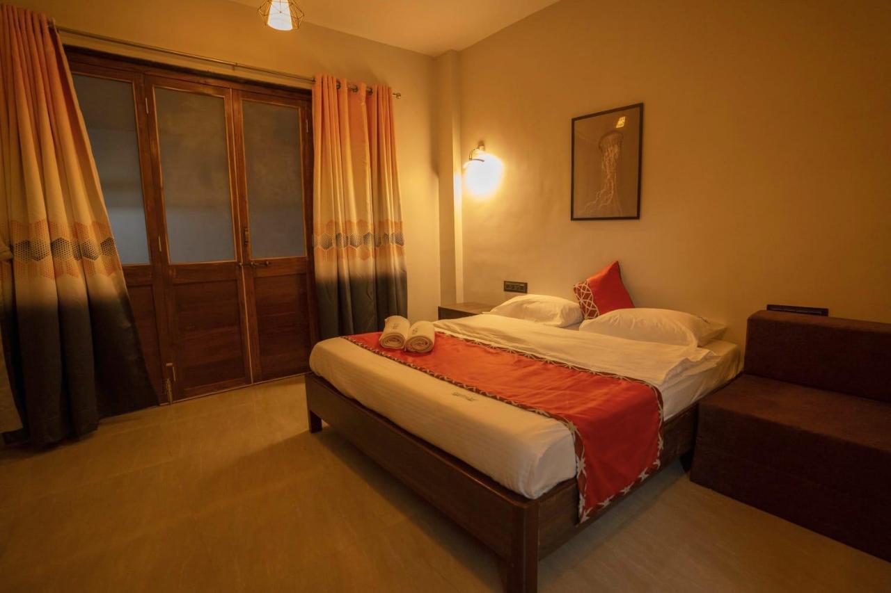 Coastal Bay Inn Alibag Bagian luar foto