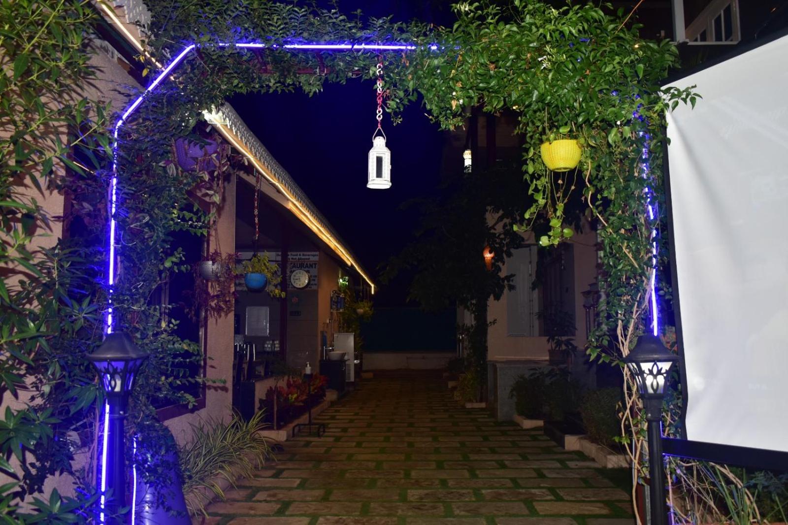 Coastal Bay Inn Alibag Bagian luar foto