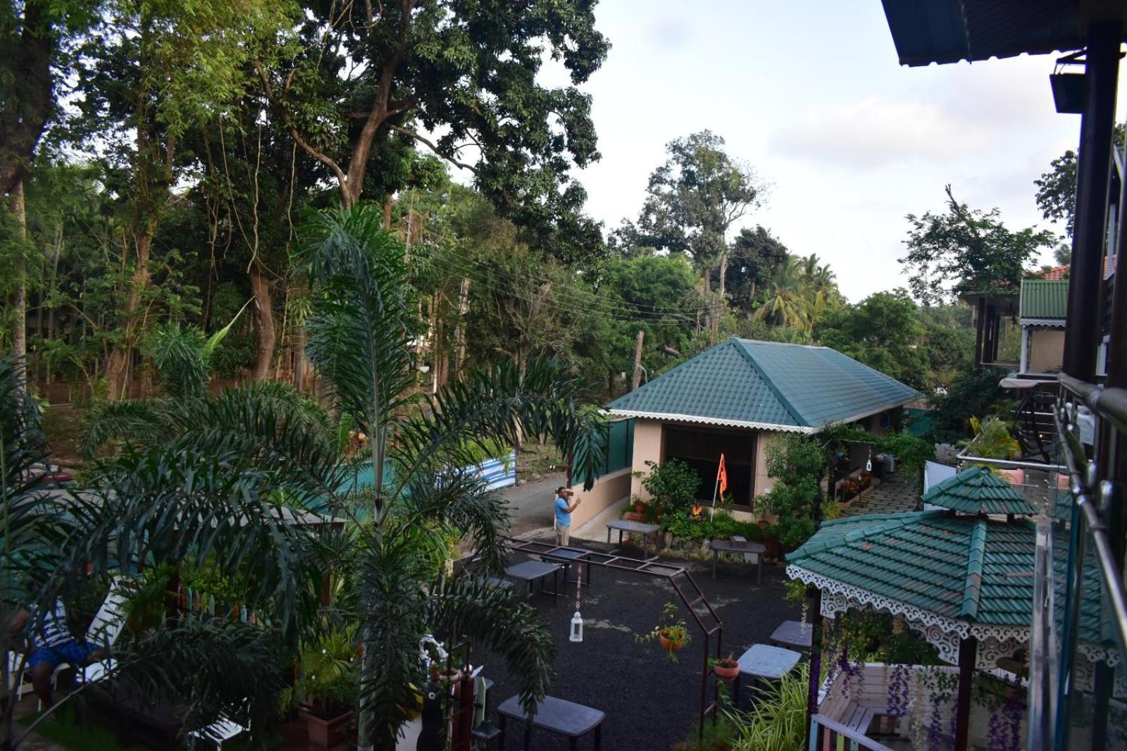 Coastal Bay Inn Alibag Bagian luar foto