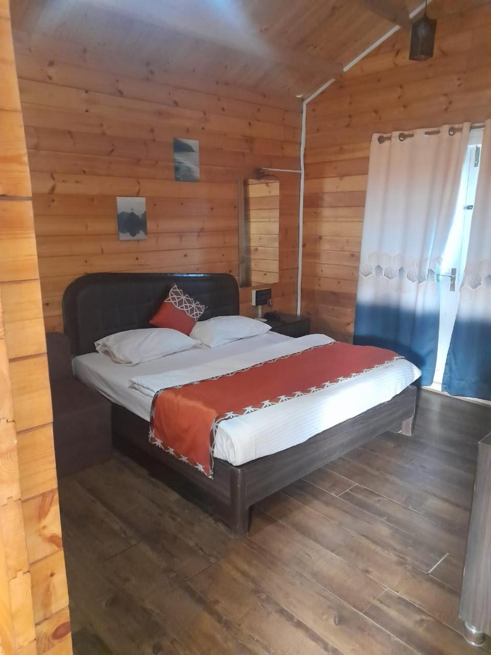 Coastal Bay Inn Alibag Bagian luar foto