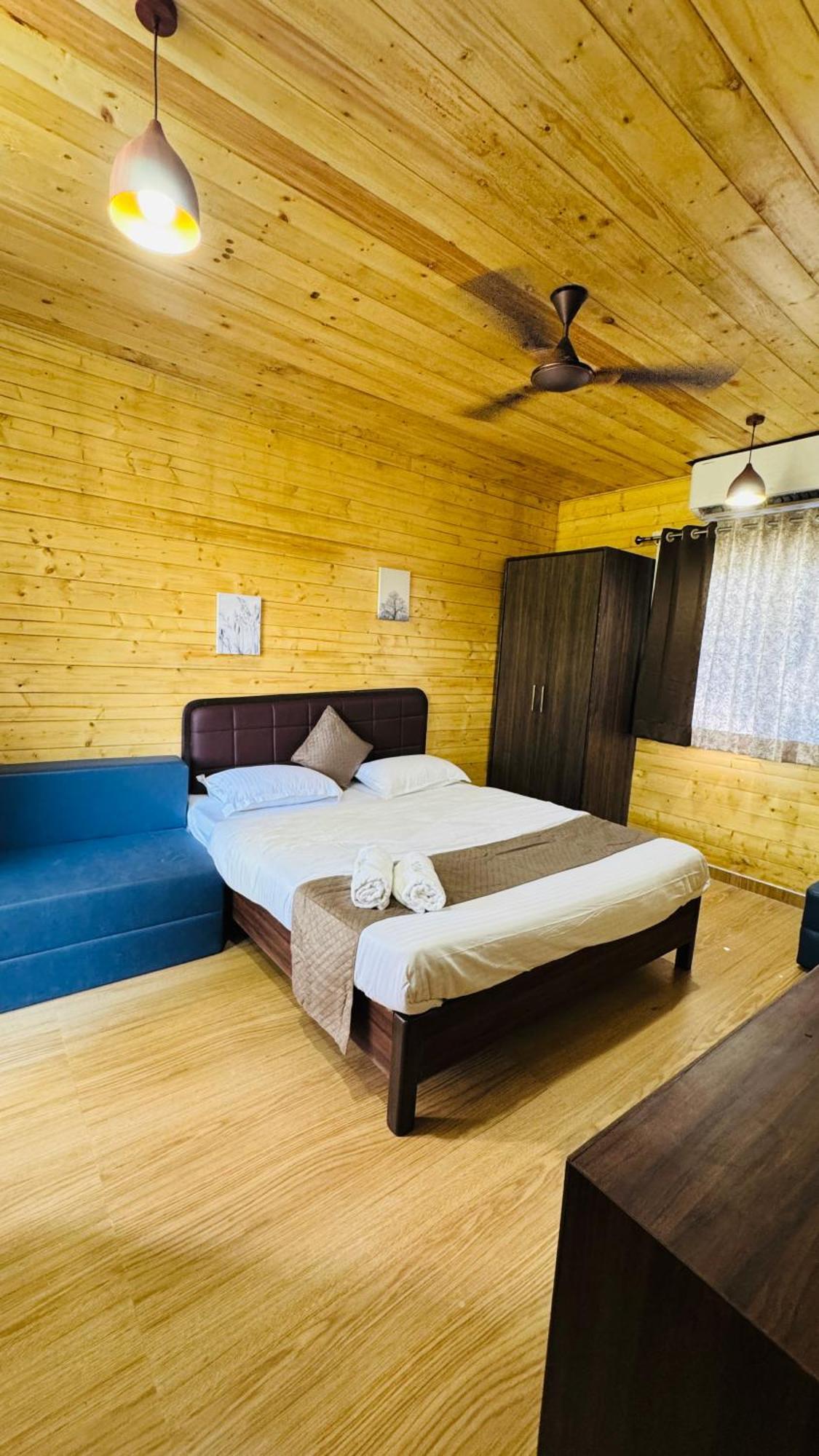 Coastal Bay Inn Alibag Bagian luar foto