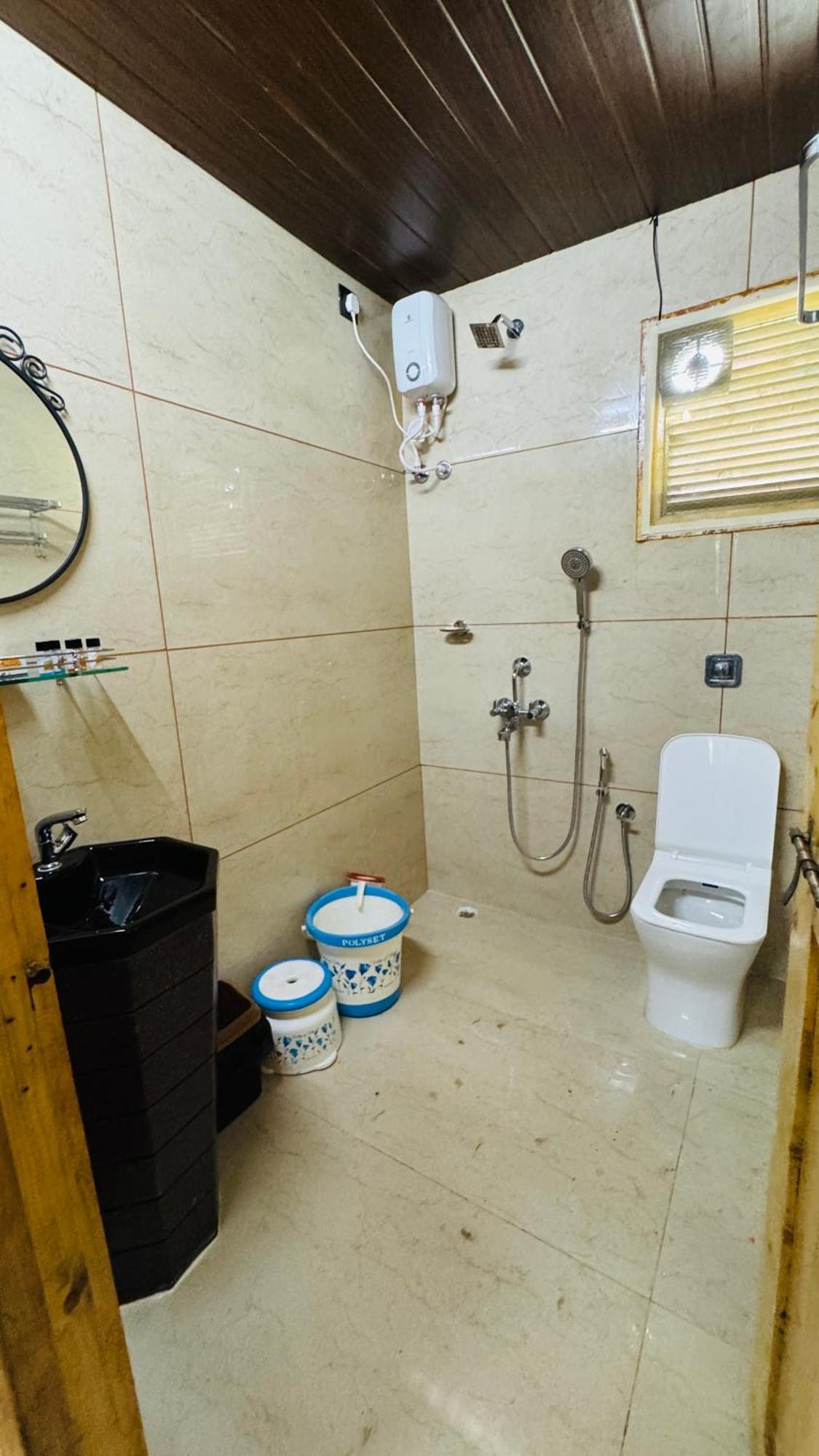 Coastal Bay Inn Alibag Bagian luar foto