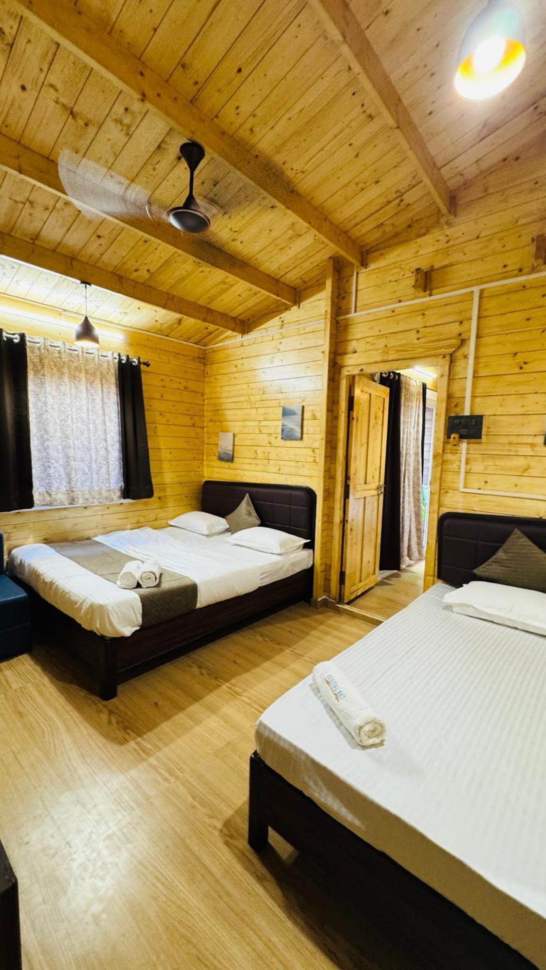 Coastal Bay Inn Alibag Bagian luar foto