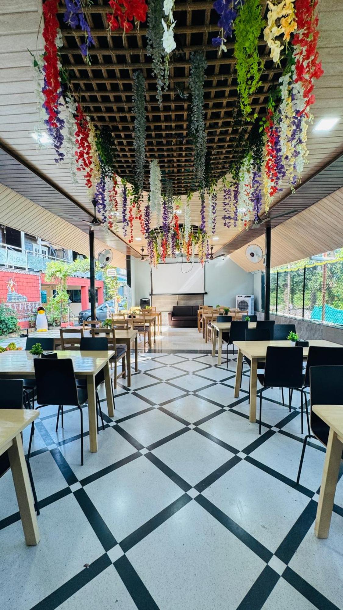 Coastal Bay Inn Alibag Bagian luar foto